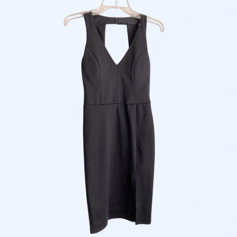 NWOT Black pencil halter open back cocktail dress Size 1